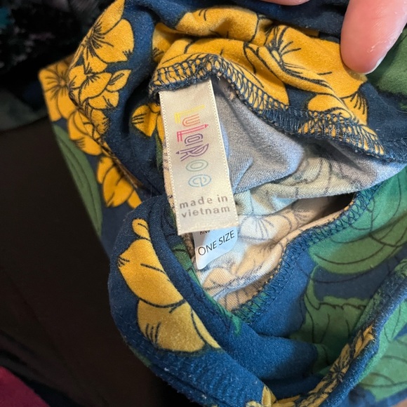 Lularoe o/s leggings - Picture 2 of 3